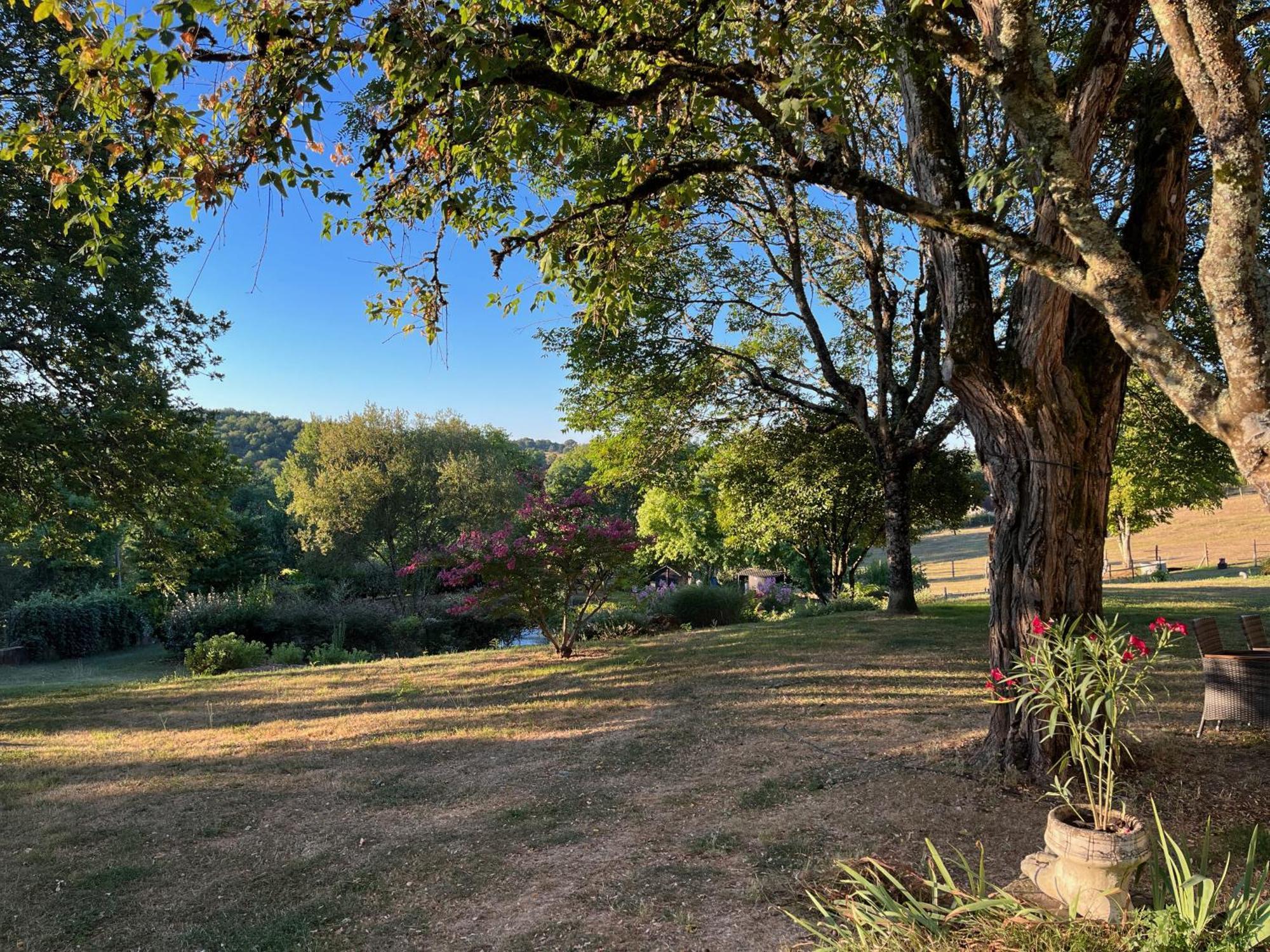 Roquebrune Saint-Alvère 外观 照片
